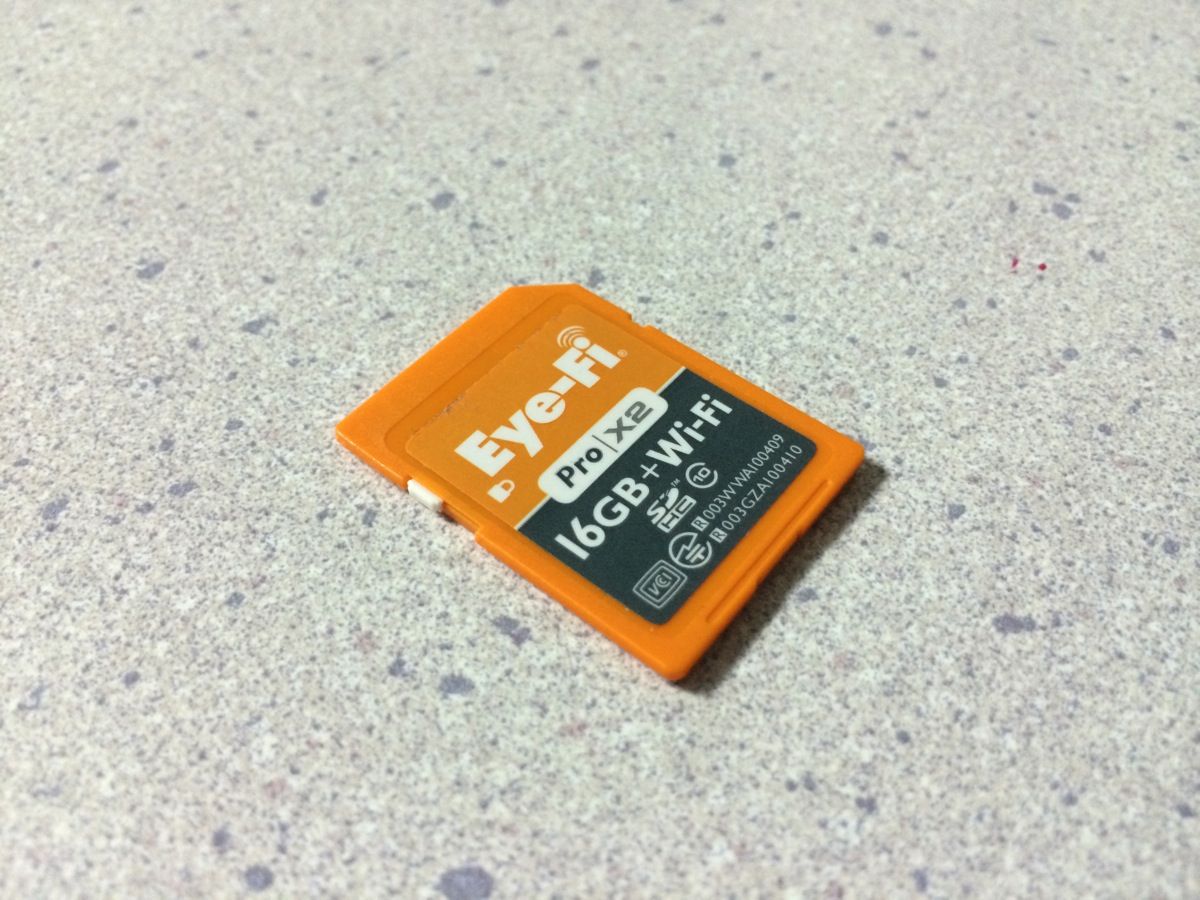 デジカメで撮影した写真をFlickrなどに自動アップロードしてくれる「Eye-Fi Pro X2」