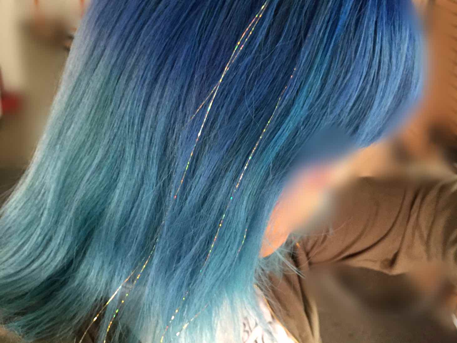 【派手髪】高円寺の美容室「rave Action and Hair!」でヘアティンセルを付けてみた